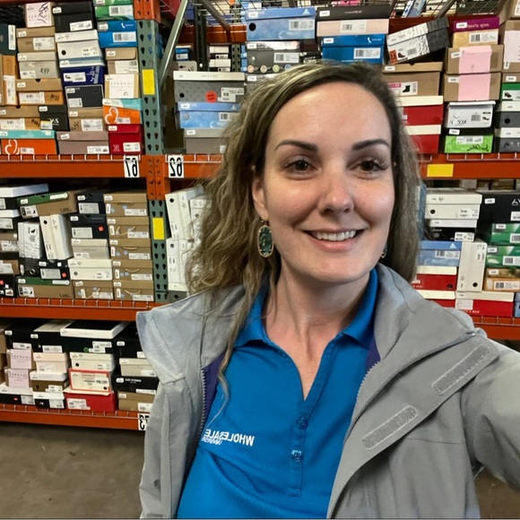 Meet Your Posher, Bonnie - Picture 4 of 6